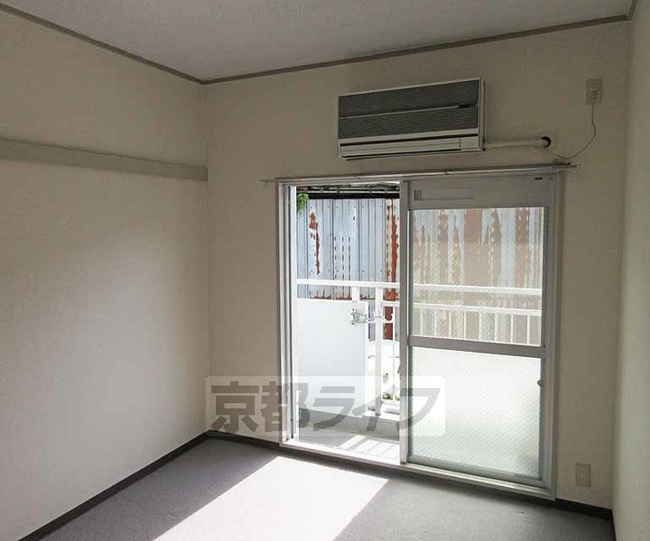 コーポ弘和の居間