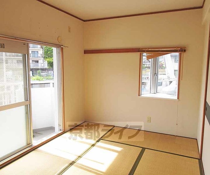 コーポ弘和の居間