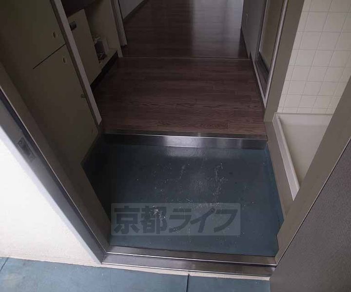 プルーリオン竹鼻302の玄関