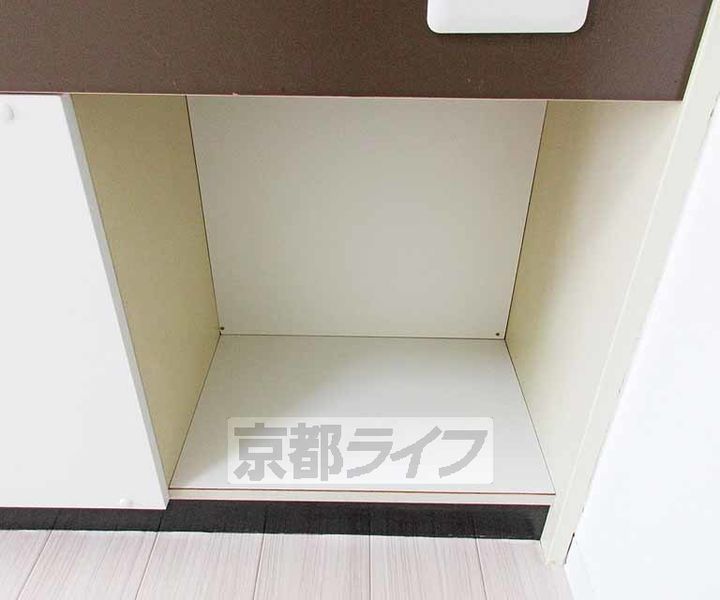 プルーリオン竹鼻405のキッチン