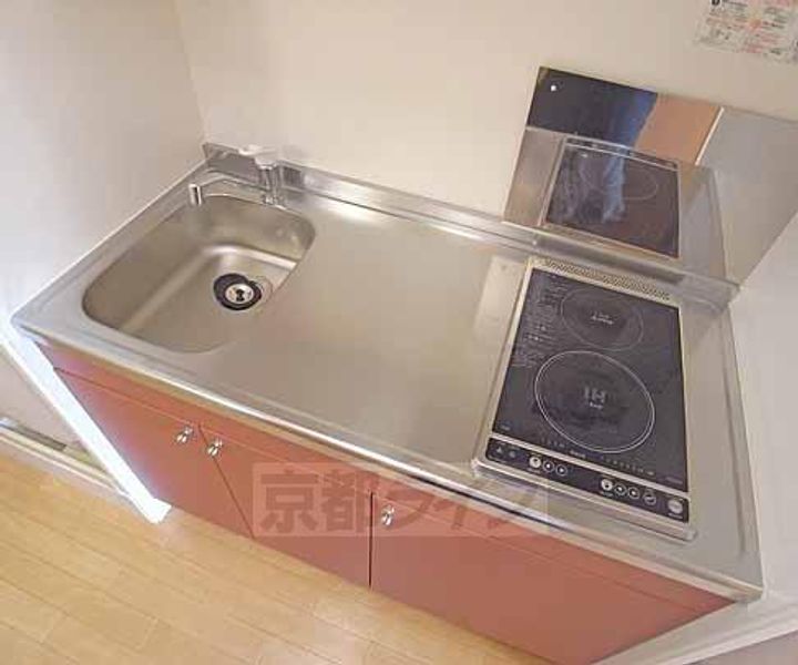 京都府京都市伏見区日野岡西町の賃貸アパートのキッチン