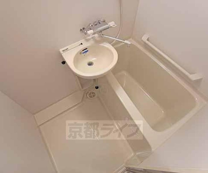 京都府京都市伏見区日野岡西町の賃貸アパートの風呂