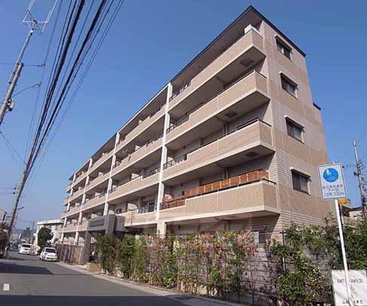 アーバニス京都山科409の外観