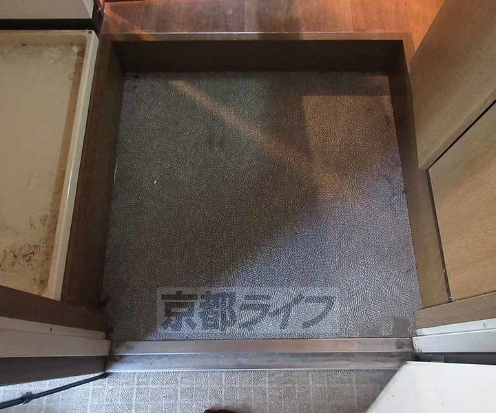 サムパティーク山科の玄関