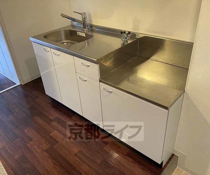 サムパティーク山科202のキッチン