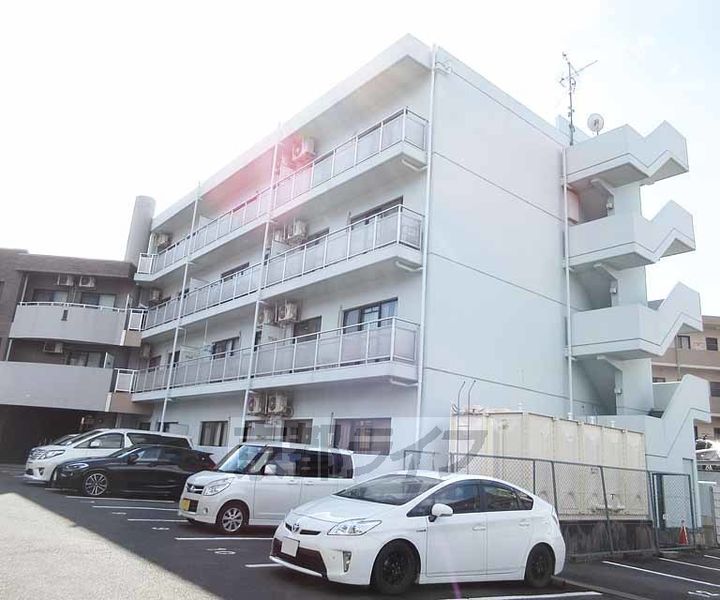 京都府京都市伏見区醍醐構口町の賃貸マンションの外観