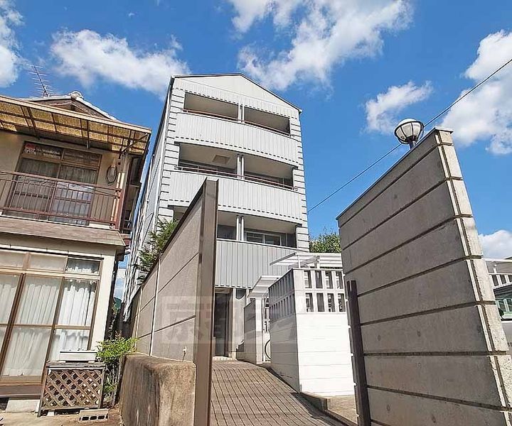 プレステージ御陵402の外観