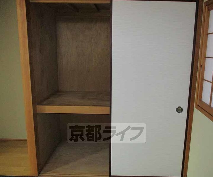 京都府宇治市六地蔵の賃貸マンションの内装