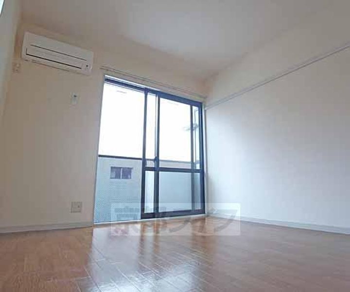 ディアス北花山Ⅱ105の居間