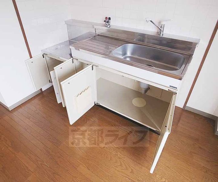 京都府京都市山科区西野山射庭ノ上町の賃貸マンションのキッチン