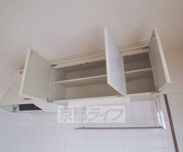 京都府京都市山科区西野山射庭ノ上町の賃貸マンションのキッチン