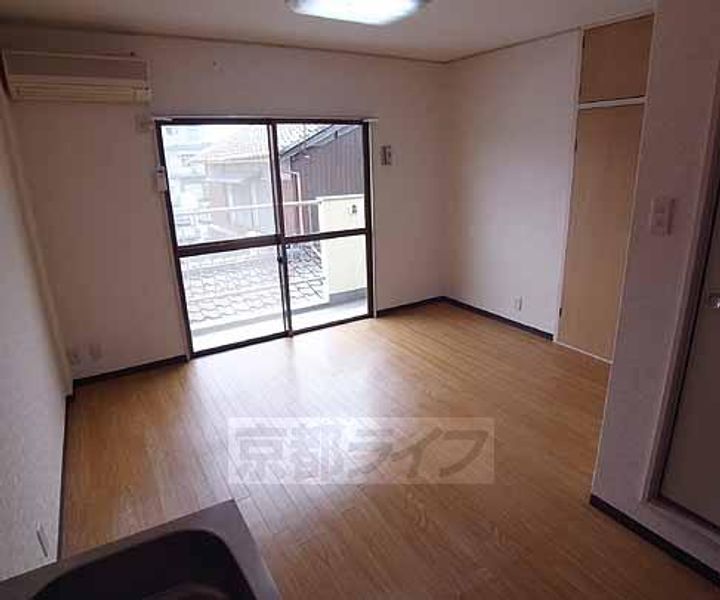 グリーンハイツ山崎204の居間