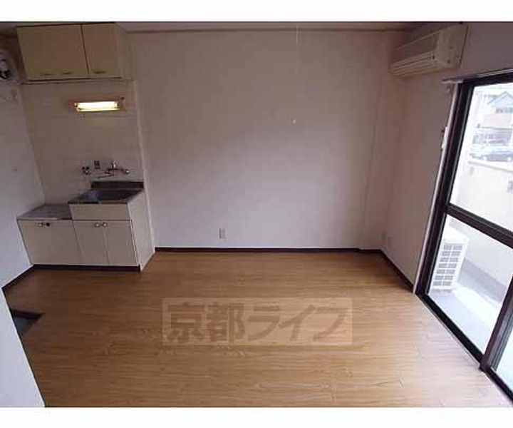 グリーンハイツ山崎204の居間
