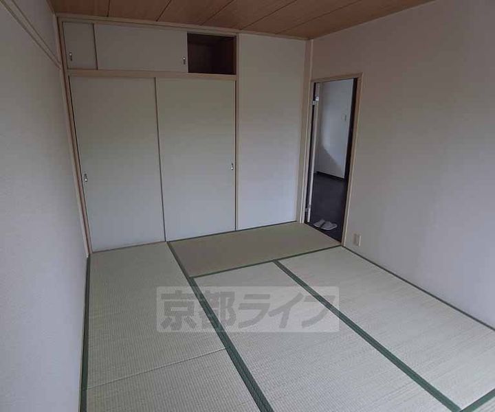 京都府長岡京市奥海印寺山田の賃貸アパートの居間