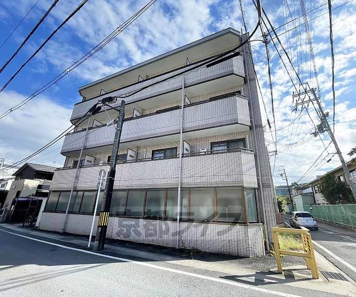 グラシィオ中久世403の外観