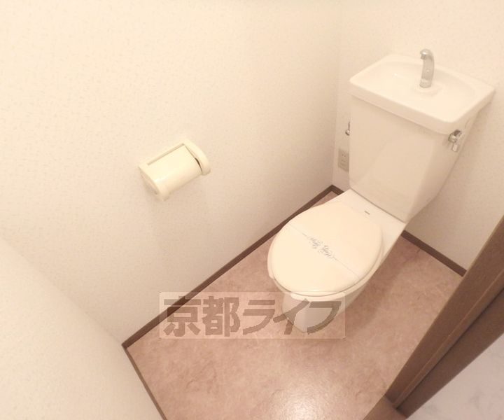 京都府京都市南区久世殿城町の賃貸アパートの内装