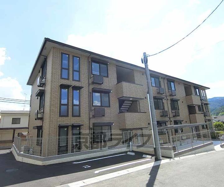 京都府長岡京市奥海印寺太鼓山の賃貸アパートの外観