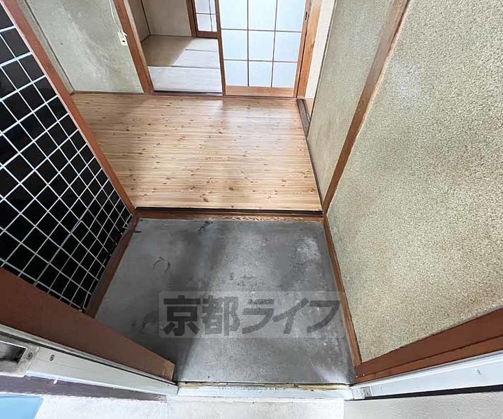 第二椿荘201の玄関