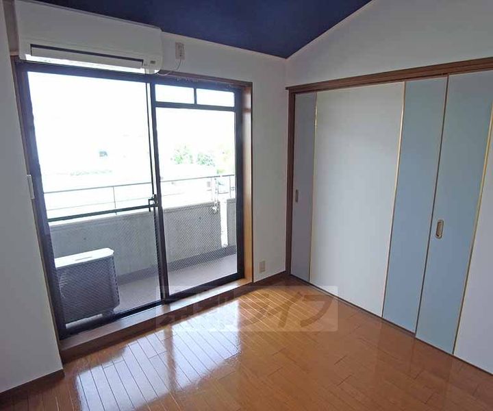 レグルス京都301の居間