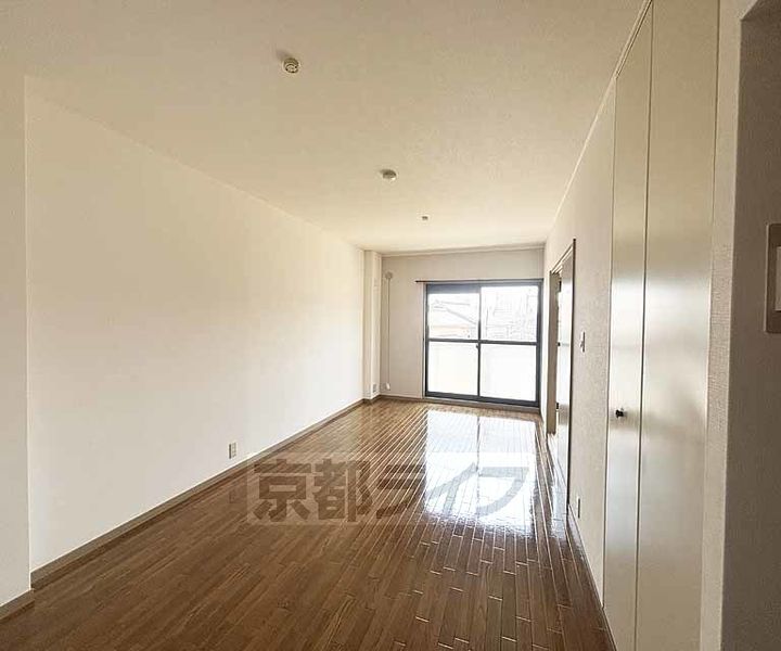 ヴィラアバンセ305の居間