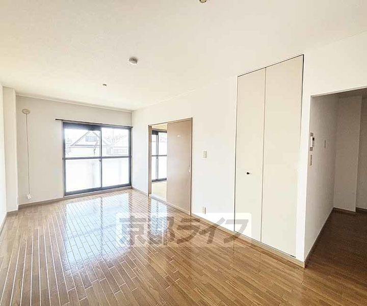 ヴィラアバンセ305の居間