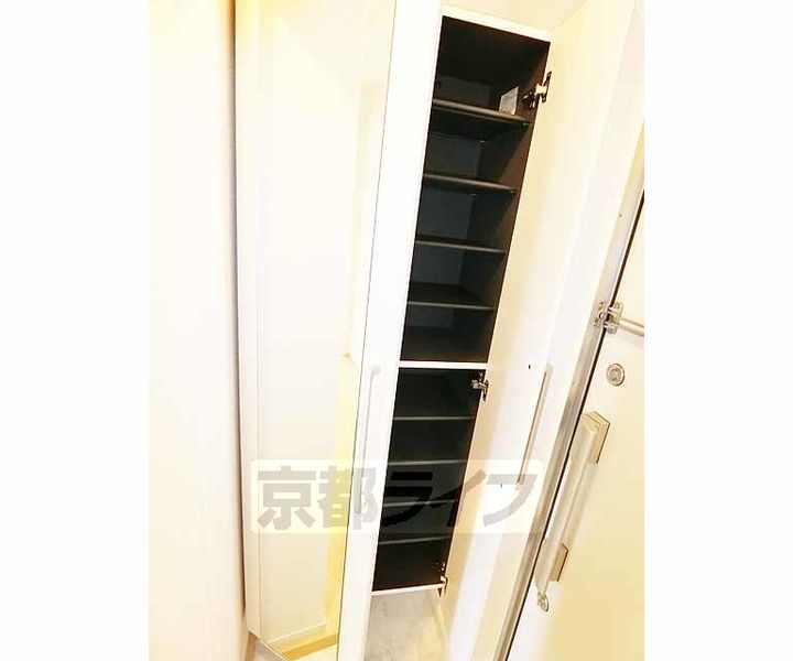 京都府京都市伏見区羽束師鴨川町の賃貸アパートの内装