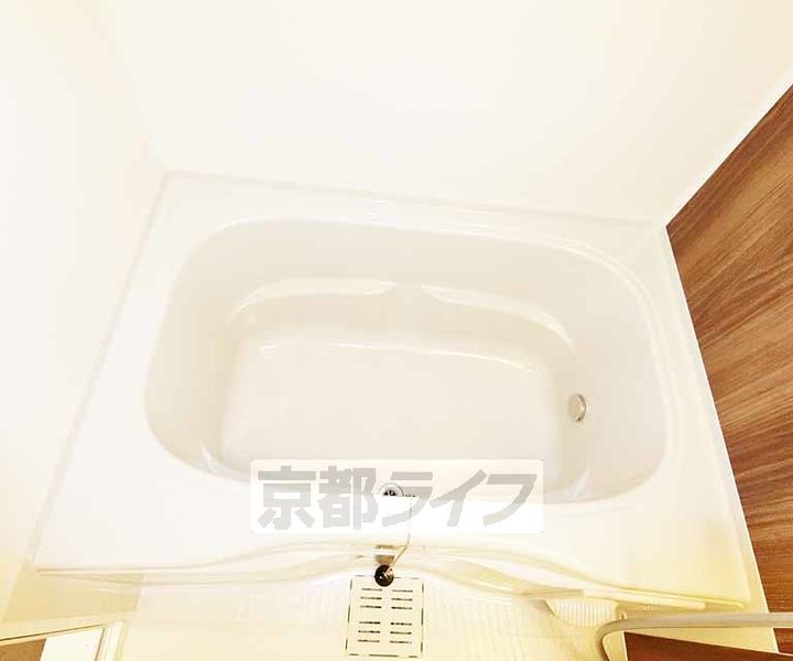 京都府京都市伏見区羽束師鴨川町の賃貸アパートの風呂