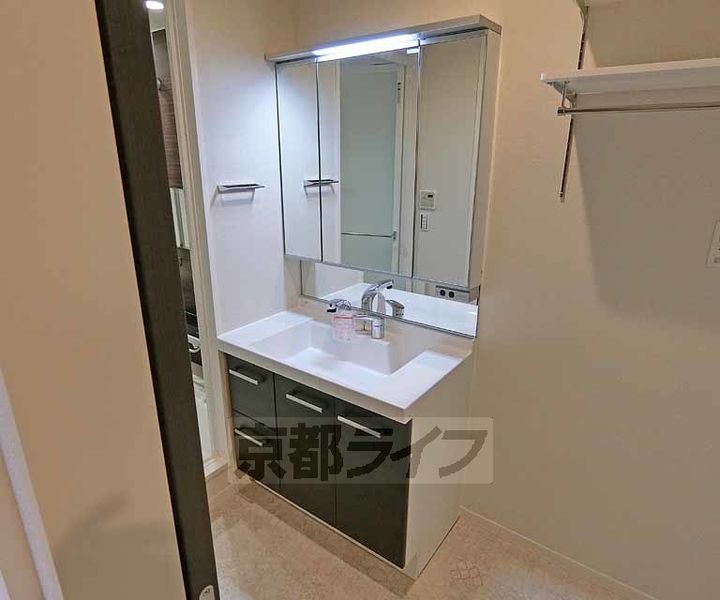 京都府京都市南区久世殿城町の賃貸アパートの内装