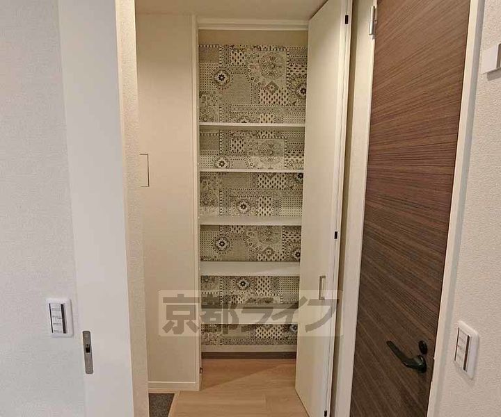京都府京都市南区久世殿城町の賃貸アパートの内装