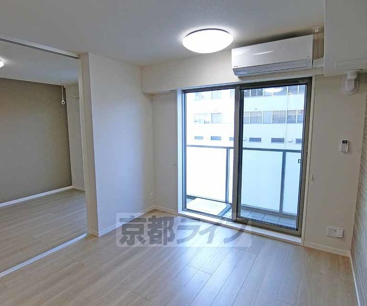 京都府京都市南区久世殿城町の賃貸アパートの居間