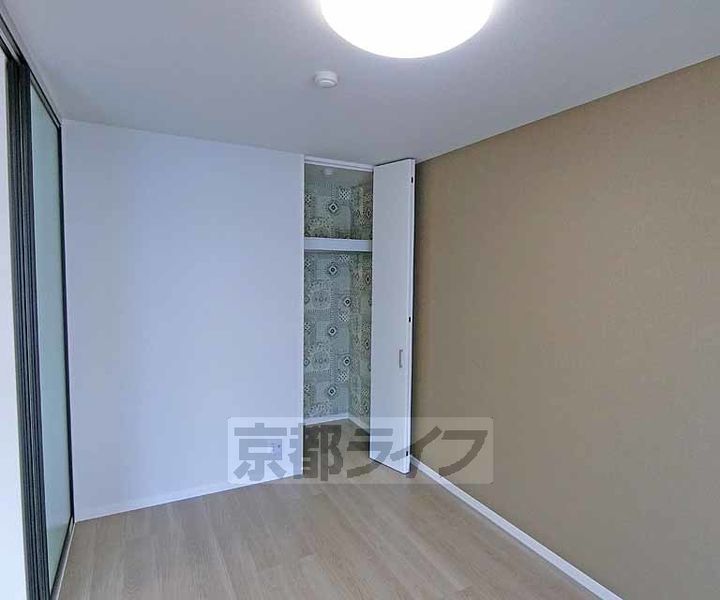 京都府京都市南区久世殿城町の賃貸アパートの居間