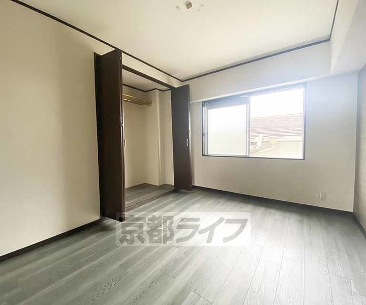 辻マンションの居間