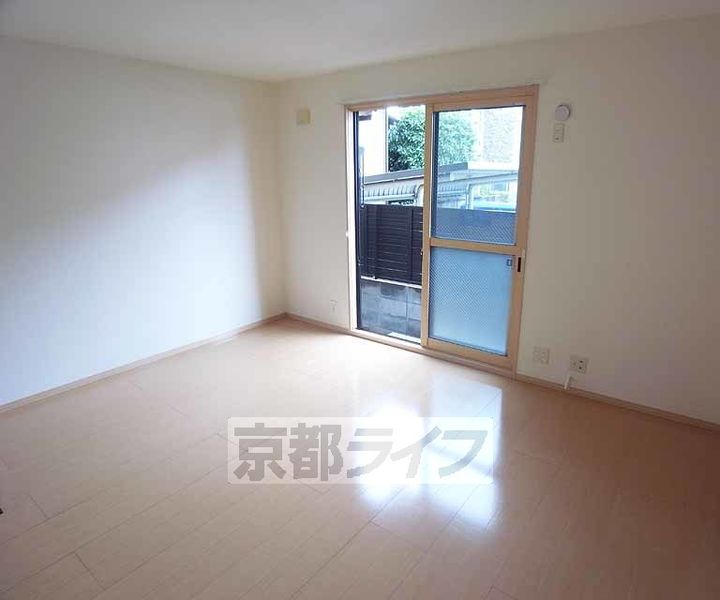 ヴィルヌーブ今里105の居間