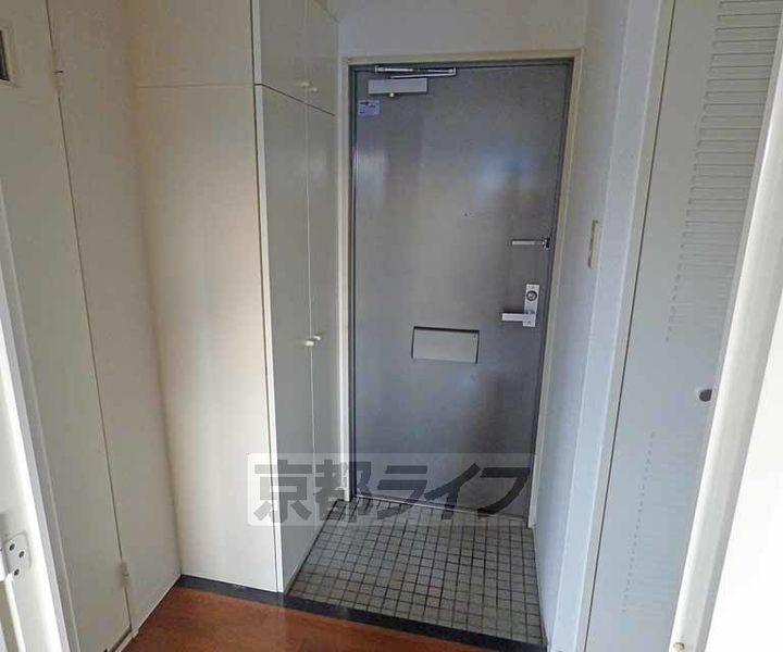 藤和シティスクエア烏丸丸太町602の玄関