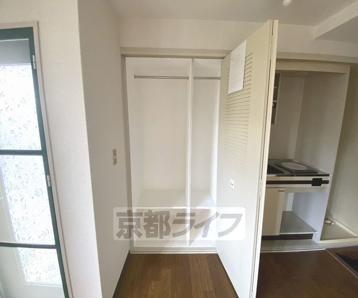 京都府京都市北区紫竹上緑町の賃貸マンションの内装