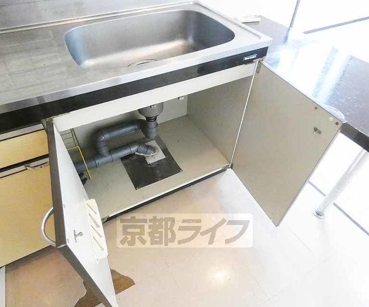 京都府京都市右京区太秦帷子ケ辻町の賃貸マンションのキッチン