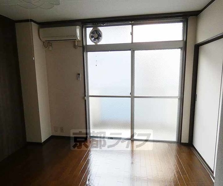 京都府京都市左京区一乗寺樋ノ口町の賃貸アパートの居間