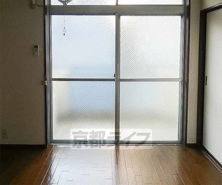 京都府京都市左京区一乗寺樋ノ口町の賃貸アパートの居間