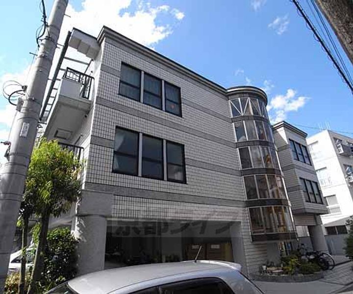 京都府京都市北区上賀茂朝露ケ原町の賃貸マンションの外観