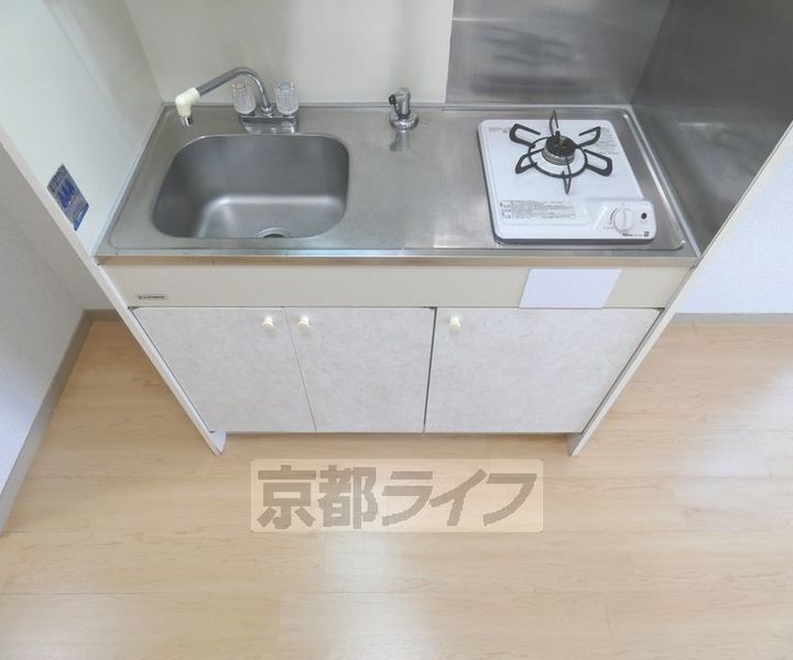 京都府京都市北区上賀茂朝露ケ原町の賃貸マンションのキッチン