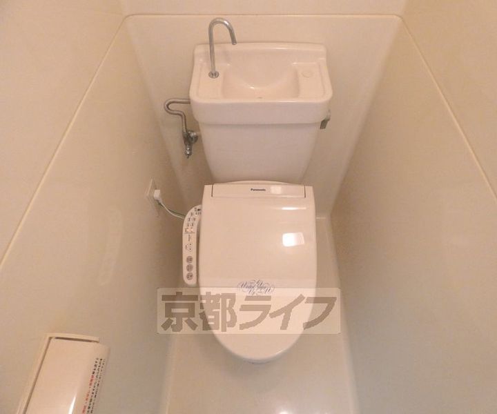 京都府京都市北区上賀茂朝露ケ原町の賃貸マンションの内装