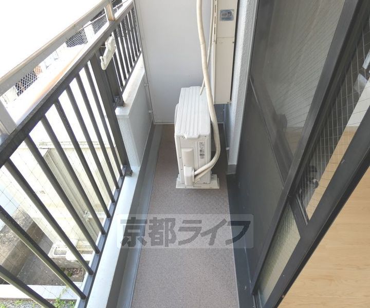 京都府京都市北区上賀茂朝露ケ原町の賃貸マンションの内装