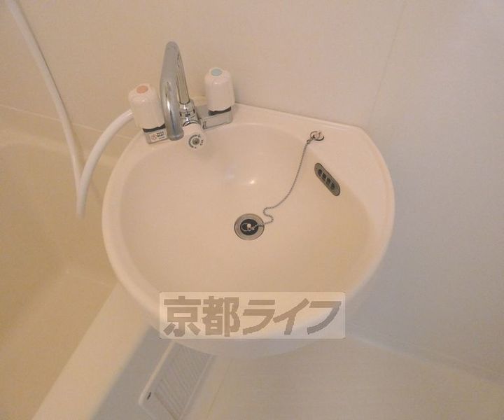 京都府京都市北区上賀茂朝露ケ原町の賃貸マンションの風呂