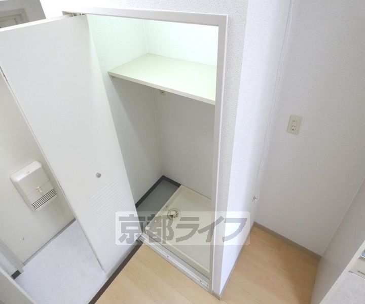 京都府京都市北区上賀茂朝露ケ原町の賃貸マンションの内装