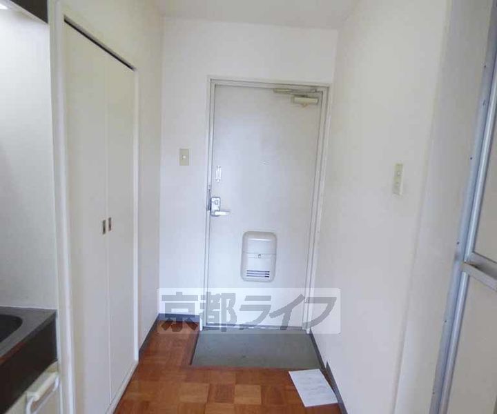京都府京都市北区小山初音町の賃貸マンションの玄関