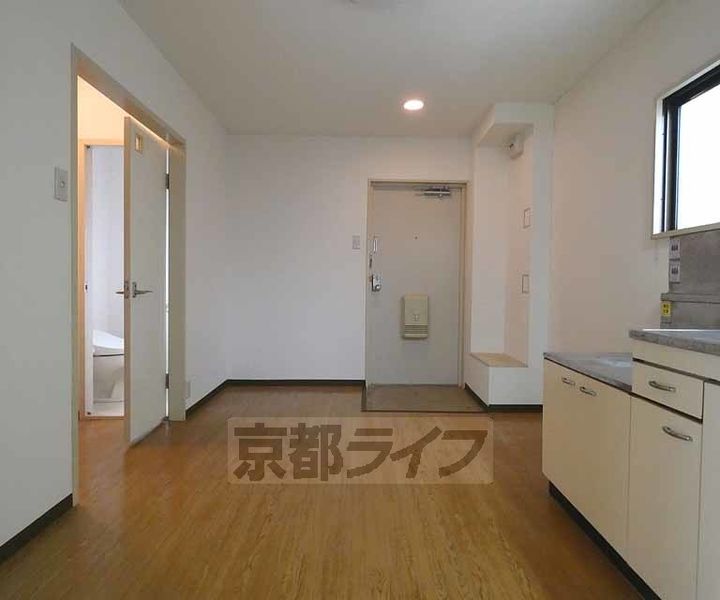 ハレルヤビル302の居間