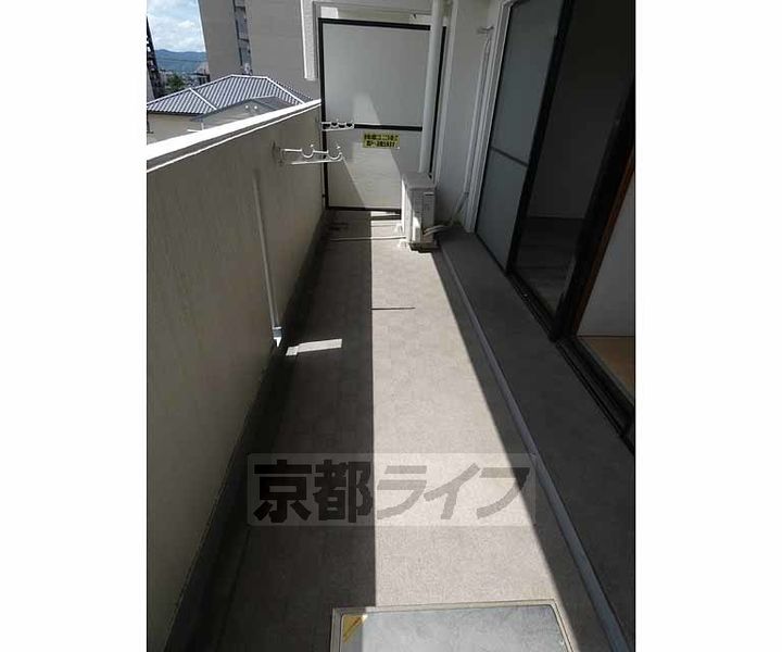 京都府京都市上京区中務町の賃貸マンションの内装