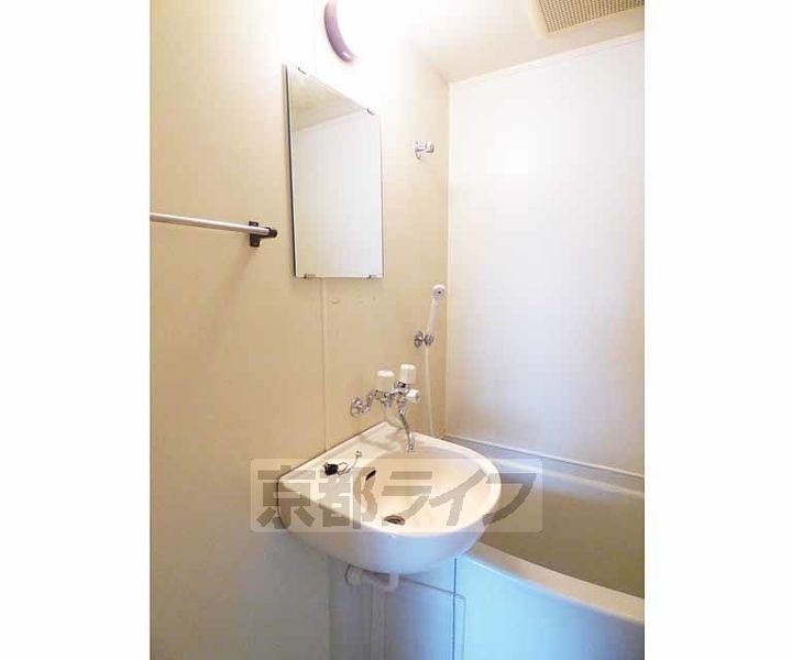 京都府京都市右京区西院西貝川町の賃貸マンションの内装