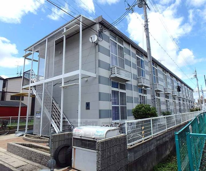 京都府京都市南区久世殿城町の賃貸アパートの外観