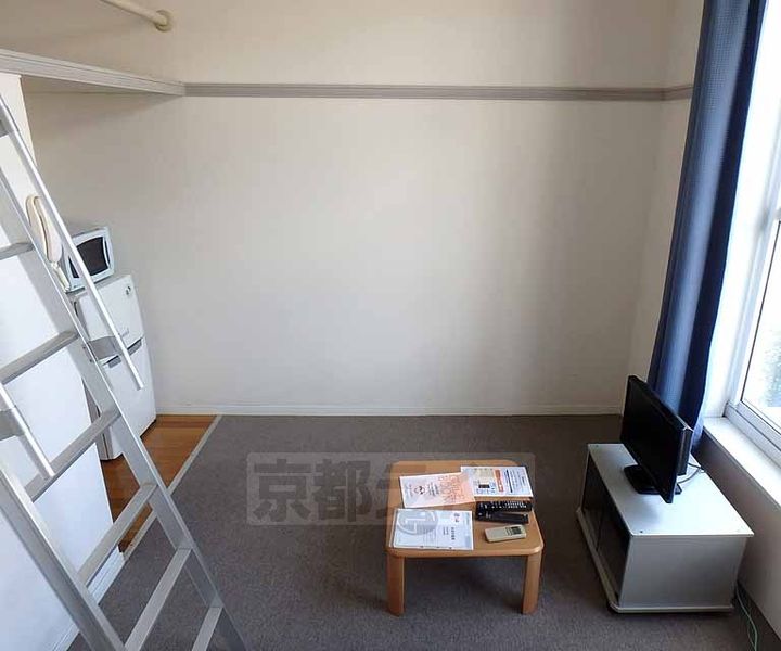 京都府京都市南区久世殿城町の賃貸アパートの居間